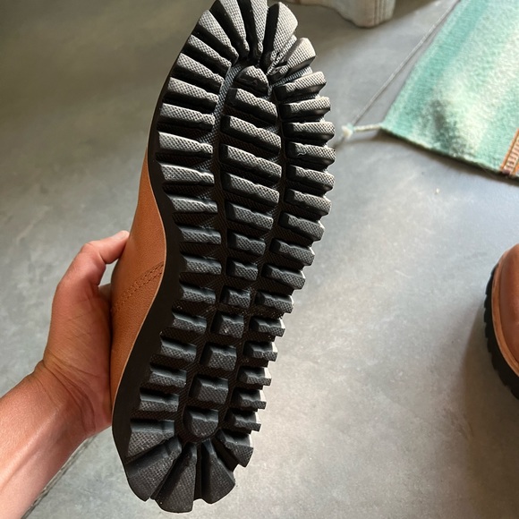 All black brand boots. 8.5 - Picture 4 of 7